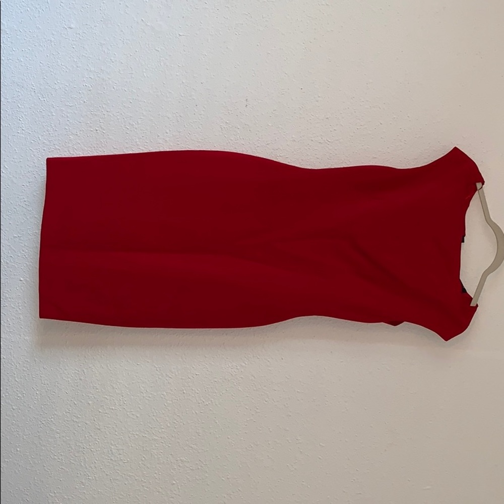 I’m selling a true to size medium red dress